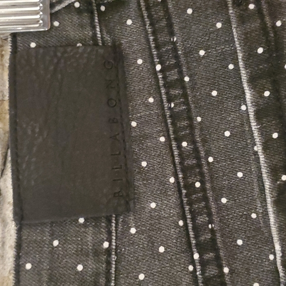 Billabong Shorts, Black, Polkadot, Cut-off, Distressed Jean Shorts. Size 5. - Picture 5 of 6